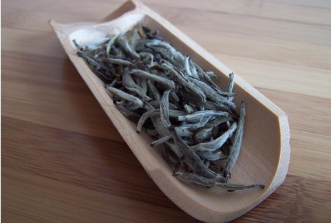 白茶的制作过程与方法（福鼎白茶的冲泡过程时间跟白茶产品种、用量、用具以及有关好的白）